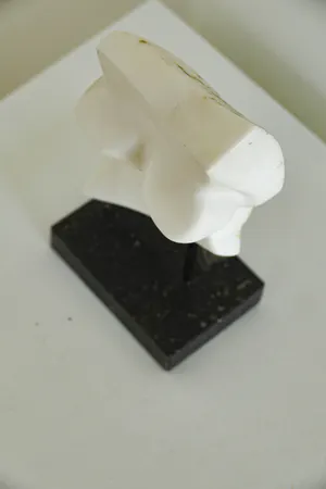 Niet of onleesbaar gesigneerd - Zonder titel kopen? Bied vanaf 1!