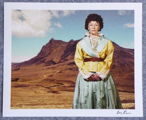 Cindy Sherman - Autogramm auf Fotografie Untitled 540 kaufen? Bieten Sie von 49!