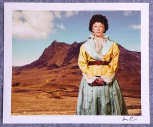 Cindy Sherman - Autogramm auf Fotografie Untitled 540 verkocht voor € 49!