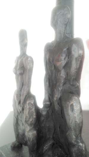 Brons (Onbekend) - man en vrouw voor pilaar kopen? Bied vanaf 129!