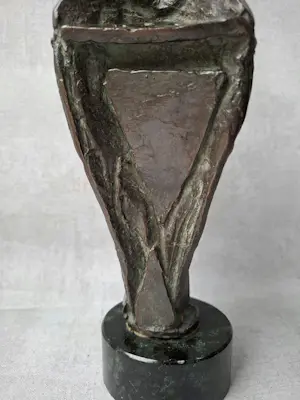 Eric Claus - Bronzen Uil kopen? Bied vanaf 895!