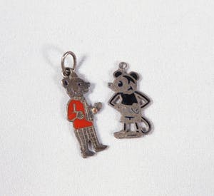 Zilver - Lotje diverse Zilver. Armbandje, hangers, kinderringetje, speldjes kopen? Bied vanaf 1!