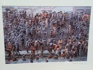 Annelies Rigter - Kumb Mela Ganges, Annelies Rigter, 1999, afm. incl. lijst 82 breed, 64 hoog. Afm kopen? Bied vanaf 1299!