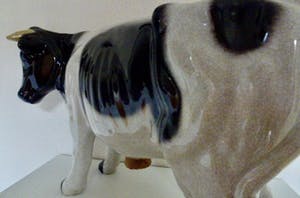 Niet of onleesbaar gesigneerd - Grote zwart bonte Koe, waarschijnlijk als reclamemateriaal in Slagerij? kopen? Bied vanaf 1!