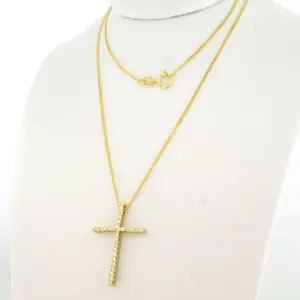 14k geelgouden collier met kruishanger bezet met diamant 0.27 ct kopen? Bied vanaf 440!