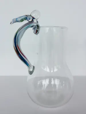 Sabine Lintzen - Glazen feest-karaf met speels gekleurd handvat + boek! kopen? Bied vanaf 60!