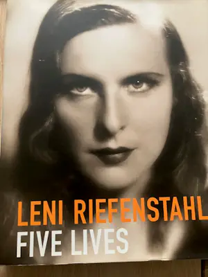 AcheterLeni Riefenstahl - Leni Riefenstahl Fünf Lebens, in English? Enchérissez de 17!