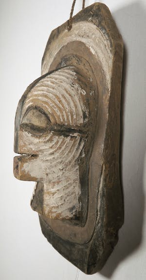 Songye - Houten deurschild met masker kopen? Bied vanaf 1!