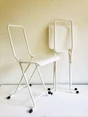 Niet of onleesbaar gesigneerd - Paperclip chair verkocht voor € 1!