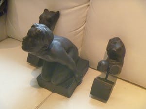 Curiosa - 3 sculpturen - twee torso's en een naakte man op zijn knieen kopen? Bied vanaf 50!