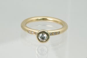 1307 - Elegante 14krt geel-gouden & diamanten (0.25ct) dames fantasie ring kopen? Bied vanaf 170!