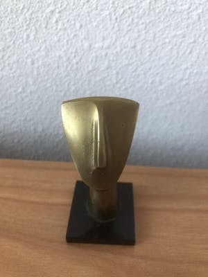 Brons (Onbekend) - Modern bronzen beeldje van gezicht . kopen? Bied vanaf 25!