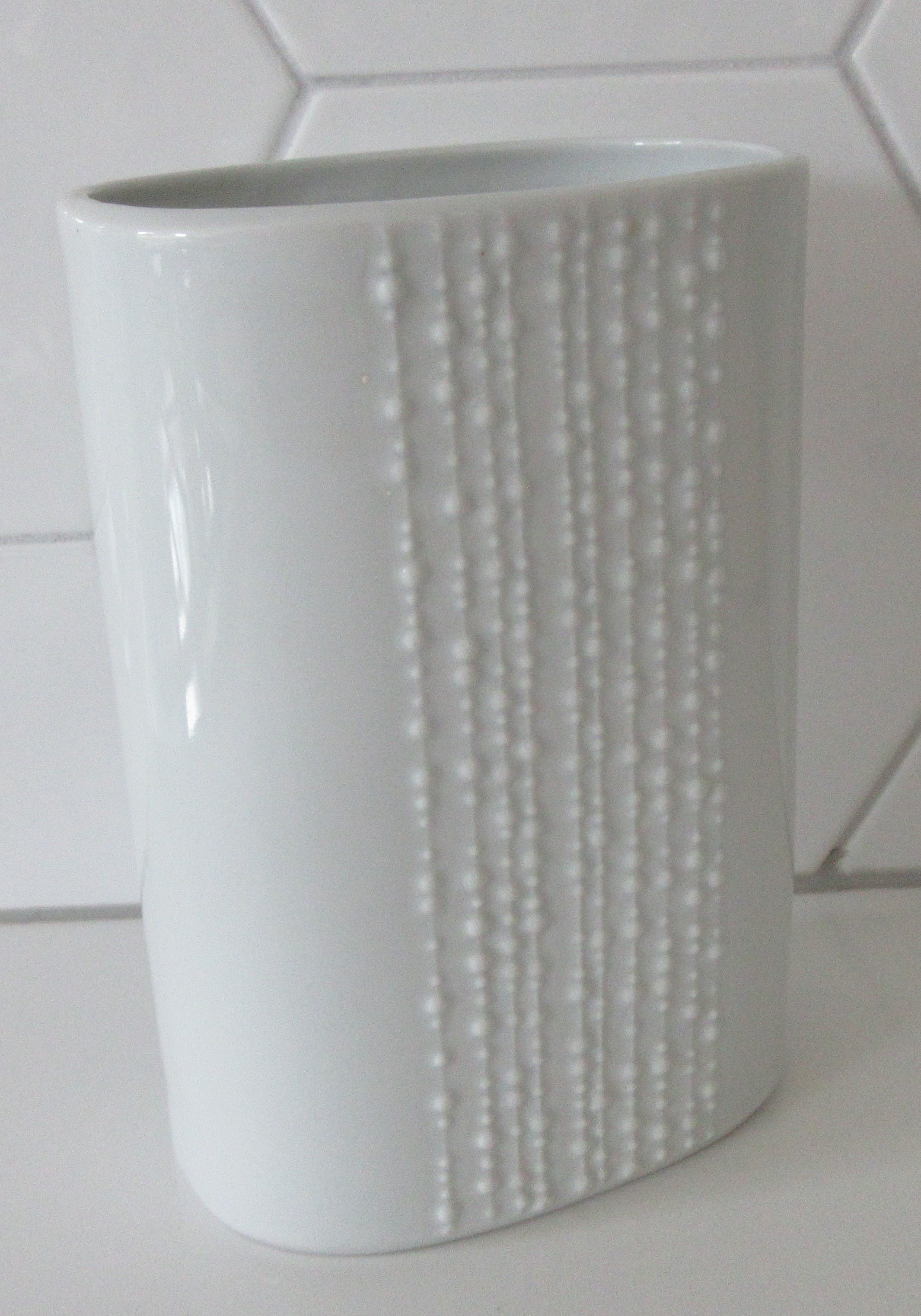 Naaman Porcelain Israel - Op Art Design ovale porseleinen vaas kopen? Bied vanaf 1!