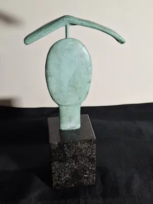 Isabel Ruys-Dudok van Heel - Gepatineerd bronzen beeld. kopen? Bied vanaf 75!