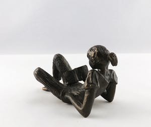 Astrid Veldhuyzen-Koppen - Brons, Lezend meisje kopen? Bied vanaf 35!