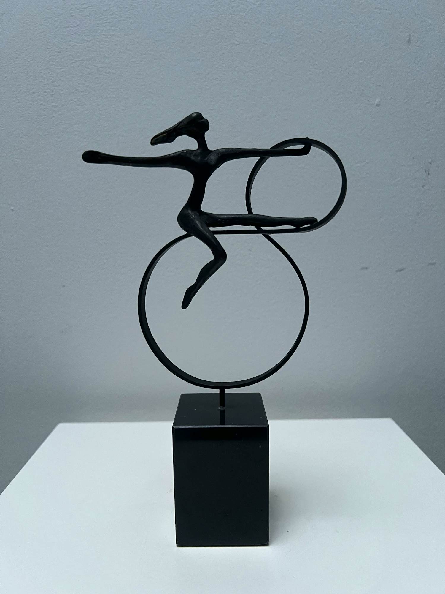 Corry Ammerlaan - Bronzen sculptuur | De danseres kopen? Bied vanaf 20!