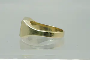 36- Vintage seventies 14 Krt gouden ring met zwarte steen kopen? Bied vanaf 150!