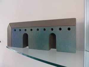 Niet of onleesbaar gesigneerd - Stenen relief “Toscaans Wijnpakhuis" kopen? Bied vanaf 1!