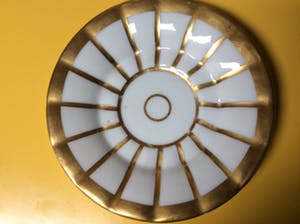 Niet of onleesbaar gesigneerd - Verguld theekopje met schotel, 1840 kopen? Bied vanaf 10!