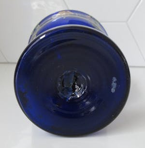 Niet of onleesbaar gesigneerd - Cobalt blauwe Boheems glazen kan en vaas kopen? Bied vanaf 10!
