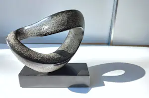 Karin van Ommeren - Abstracte compositie, hardstenen beeld (unica) kopen? Bied vanaf 895!