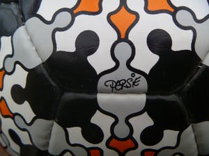 Curiosa - Bob van Persie voor Aguri - de ‘Persiebal’ (gelimiteerde oplage) kopen? Bied vanaf 30!