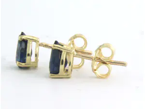 18k geel gouden oorbellen bezet met saffier 1.84 ct kopen? Bied vanaf 300!