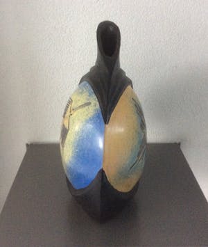 Niet of onleesbaar gesigneerd - Vaas met vogelfiguren kopen? Bied vanaf 1!