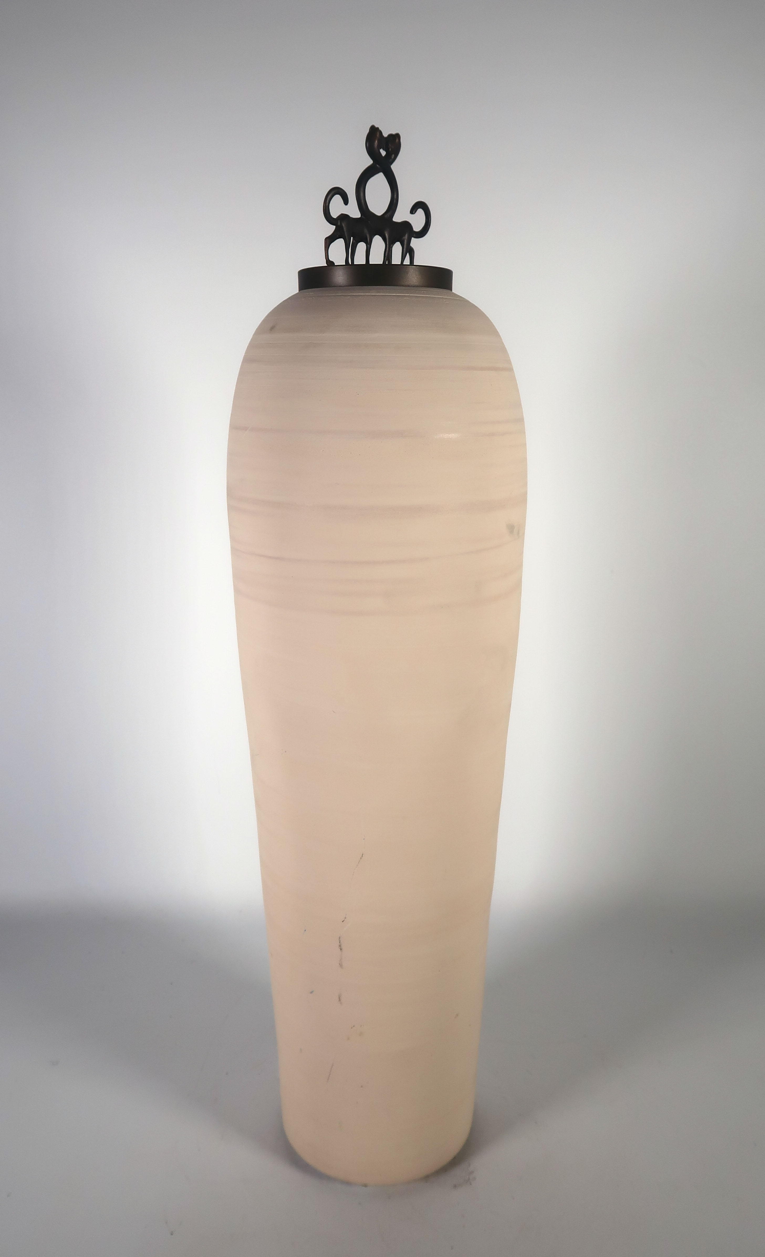 Corry Ammerlaan - Aardewerk en brons, Kruik met deksel kopen? Bied vanaf 60!