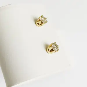 Diamanten oorbellen van 0,70 ct kopen? Bied vanaf 750!