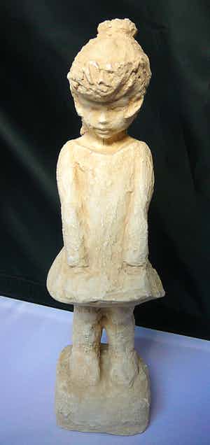 Jeanine Veldman - Verlegen meisje -gebakken klei- verkocht voor € 35!