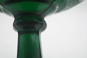 Niet of onleesbaar gesigneerd - Prachtige Emerald Green Kristalen Bokaal kopen? Bied vanaf 1!