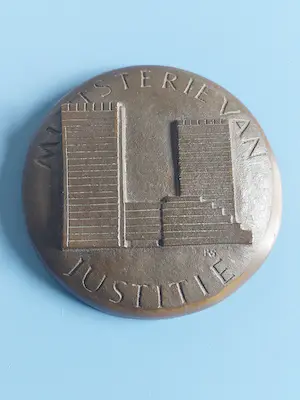 Henk van Bommel - Penning Ministerie van Justitie - gratis verzending NL kopen? Bied vanaf 100!