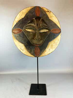Eket - 220304 - ROUND African Mask from the EKET People - Liberia. verkocht voor € 45!