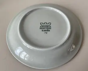 Arabia - Twee kop- en schotels servies Karelia - ontwerp Anja Jaatinen-Winquist kopen? Bied vanaf 25!