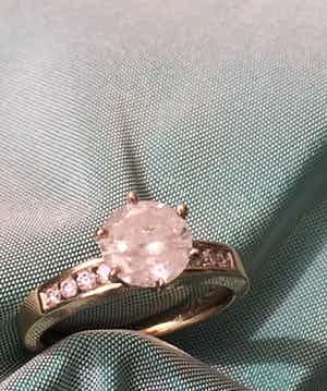 18K Goud - witgouden ring met een briljant geslepen diamant van 1.13 caraat verkocht voor € 1050!