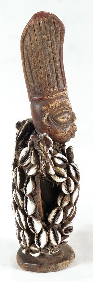 Ibedji - Vrouwenbeeld met kauri schelpjes kopen? Bied vanaf 1!