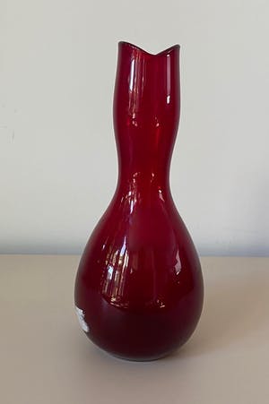 Reijmyre Glasbruk - Rode vaas ontwerp Monica Bratt kopen? Bied vanaf 1!