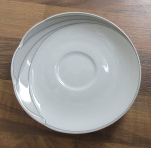 Hutschenreuther - Vijf kop- en schotels Maxim's Paris decor Marquis ontwerp Pierre Cardin kopen? Bied vanaf 25!