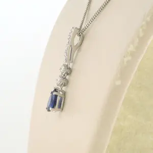 14k wit gouden collier met hanger met saffier en diamant 0.16 ct - 45 cm kopen? Bied vanaf 330!