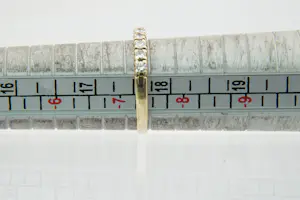 6- Elegante 14 krt geel-goud & diamanten rij- ring - 7 briljantjes 0.30ct kopen? Bied vanaf 140!