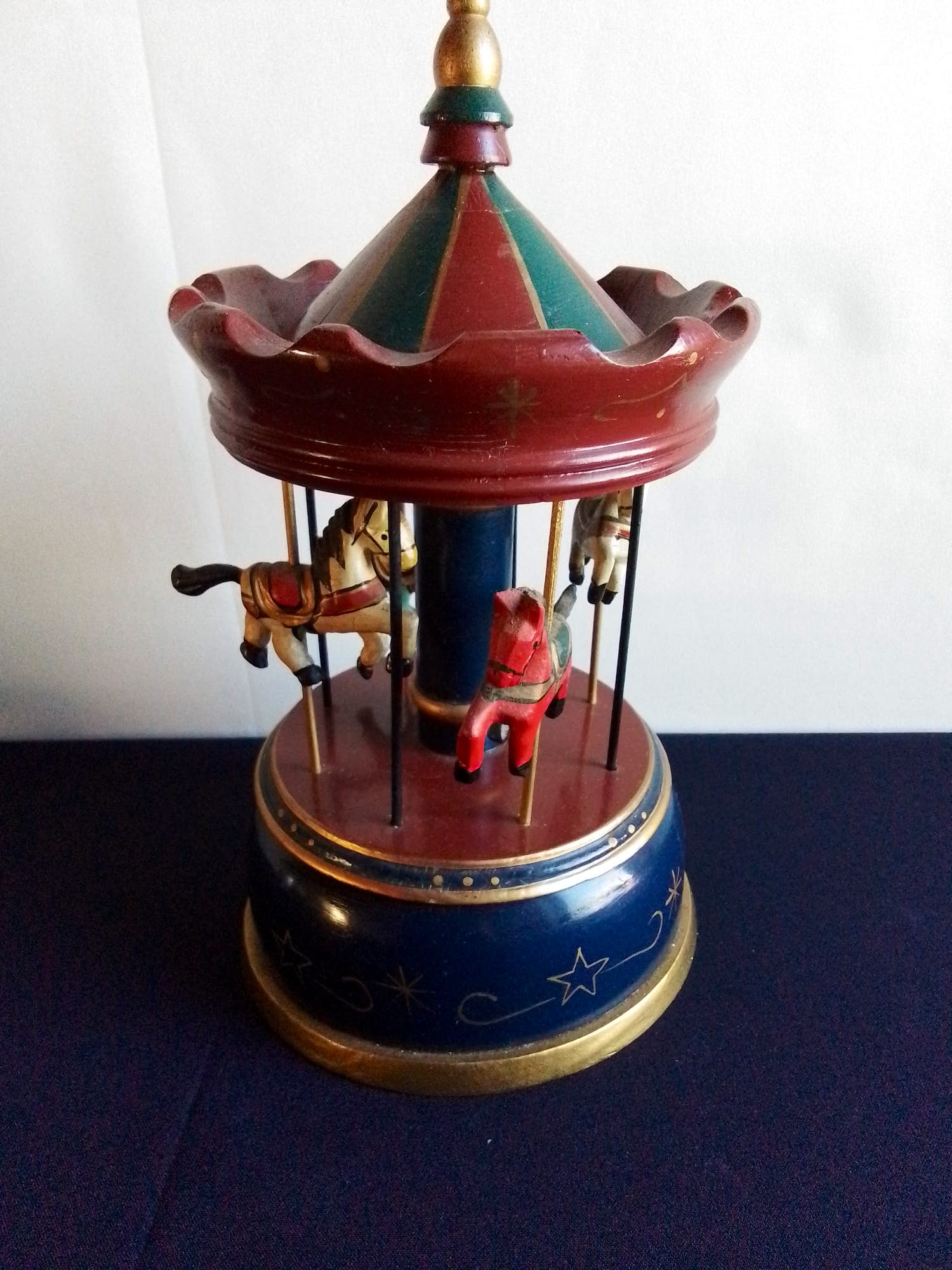 Niet of onleesbaar gesigneerd - Prachtige antieke houten kermis carrousel met muziek kopen? Bied vanaf 1!