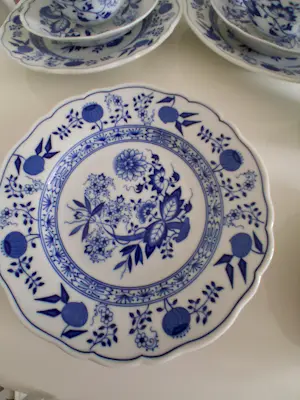 Hutschenreuther - Zwiebelmuster 3 bordjes 3 kop en schotel kopen? Bied vanaf 45!
