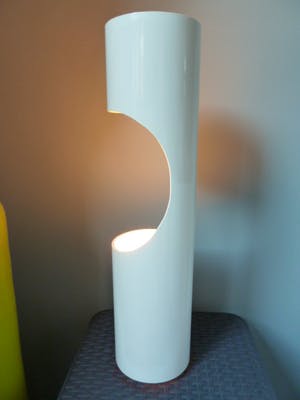 Niet of onleesbaar gesigneerd - Design tafellamp (naar ontwerp vintage jaren ‘70) kopen? Bied vanaf 1!