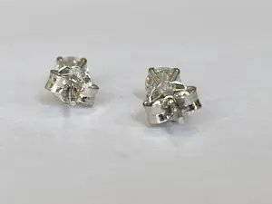 Witgouden oorstekers met diamanten ca 0.70 crt kopen? Bied vanaf 850!