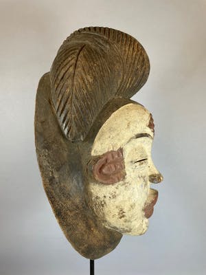 Punu - African female mask from the Punu - Gabon. kopen? Bied vanaf 45!