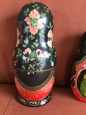 Niet of onleesbaar gesigneerd - 3 prachtige Russische Matroesjka’s, gesigneerd kopen? Bied vanaf 10!