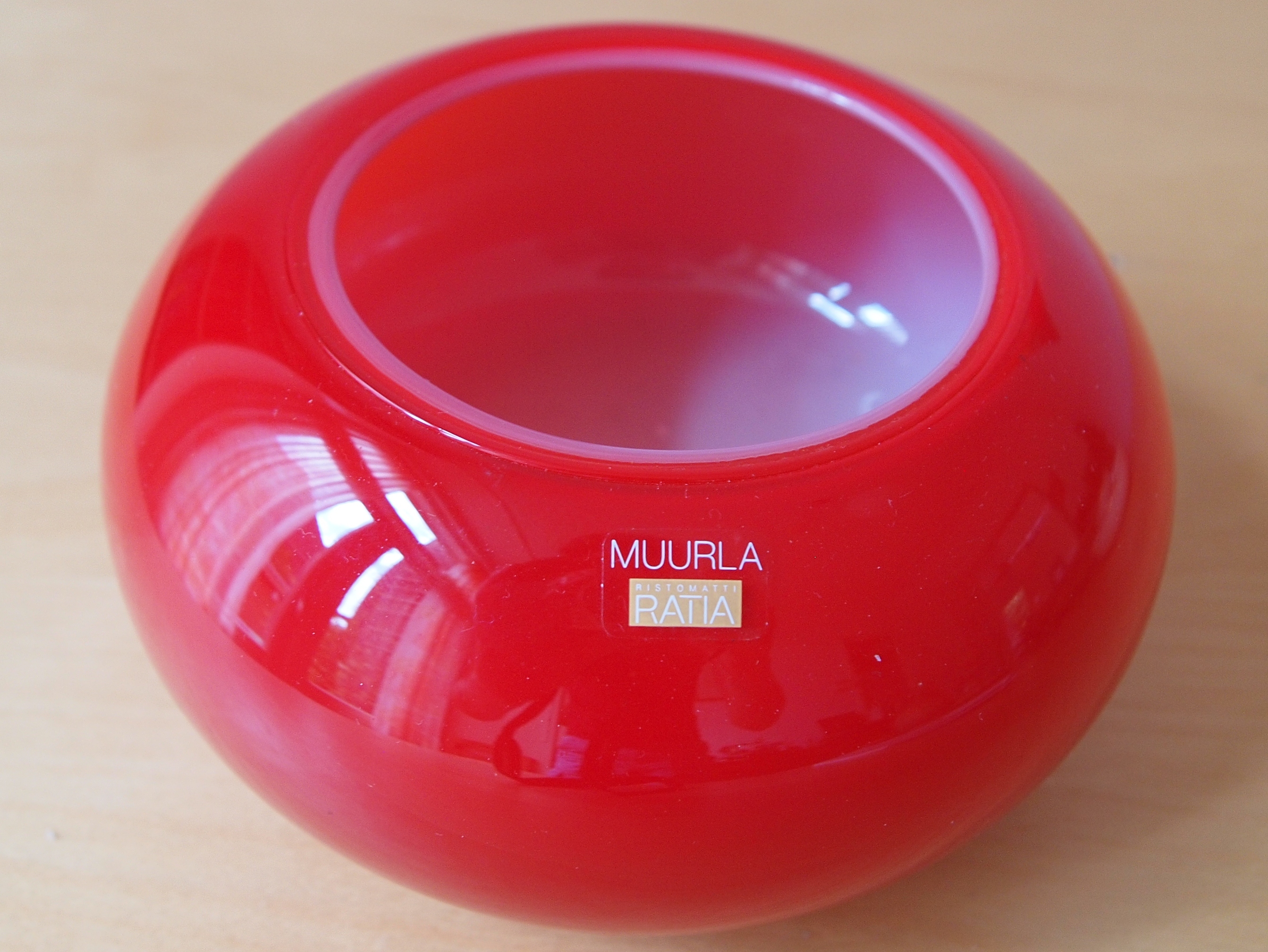 Niet of onleesbaar gesigneerd - Rode opaline hand geblazen Finse kandelaar van Muurla Ratia kopen? Bied vanaf 1!