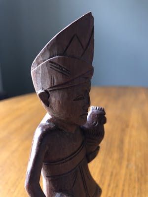 Niet of onleesbaar gesigneerd - Balinees met vechthaan (art deco) kopen? Bied vanaf 1!