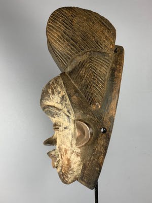 Punu - African female mask from the Punu - Gabon. kopen? Bied vanaf 45!